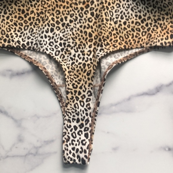 VS PINK NWT Leopard Animal Print Long Sleeve Bodysuit Size S - Picture 9 of 12